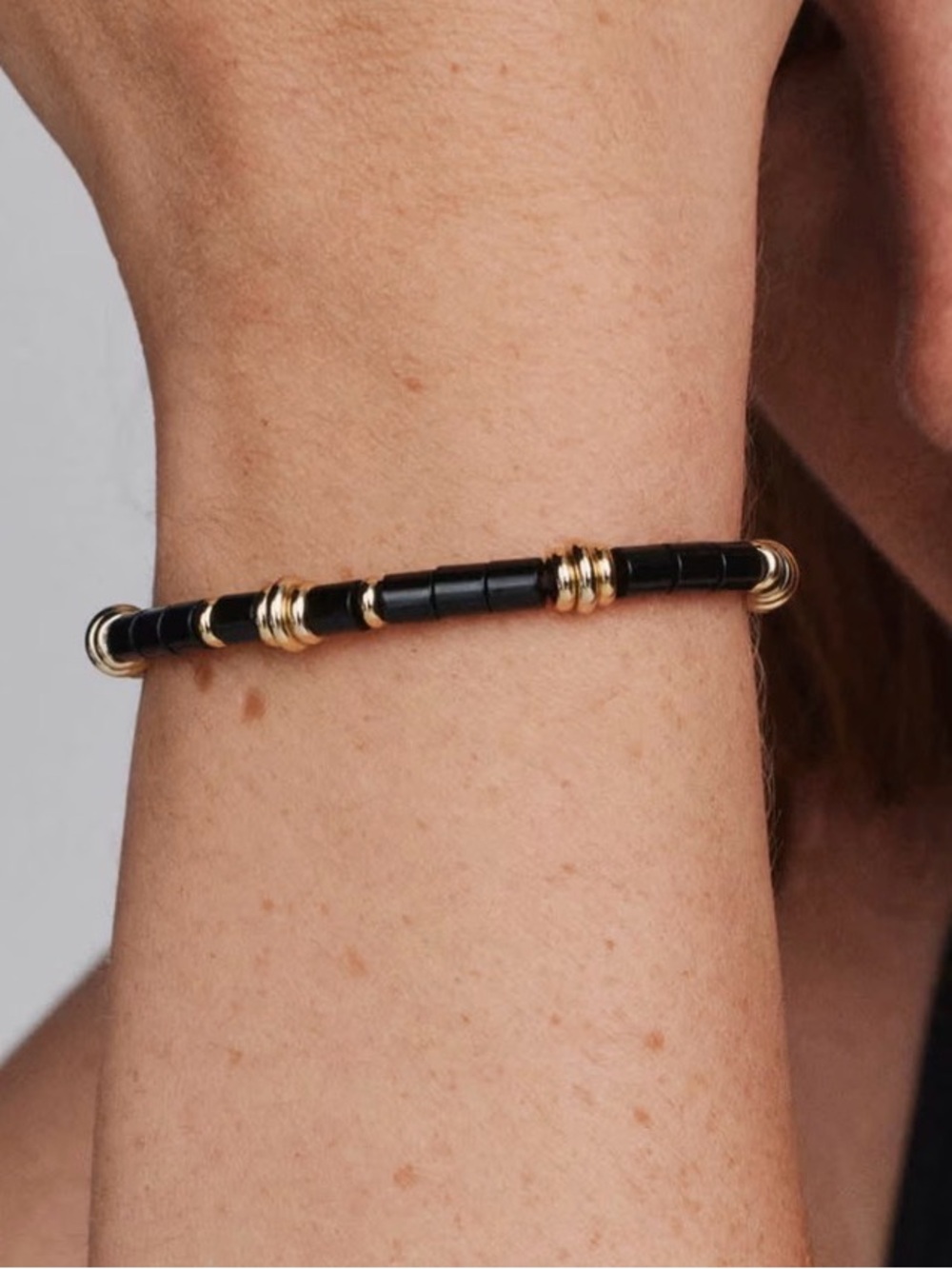 NWT Kendra Scott Gold and Black Beaded Bracelet